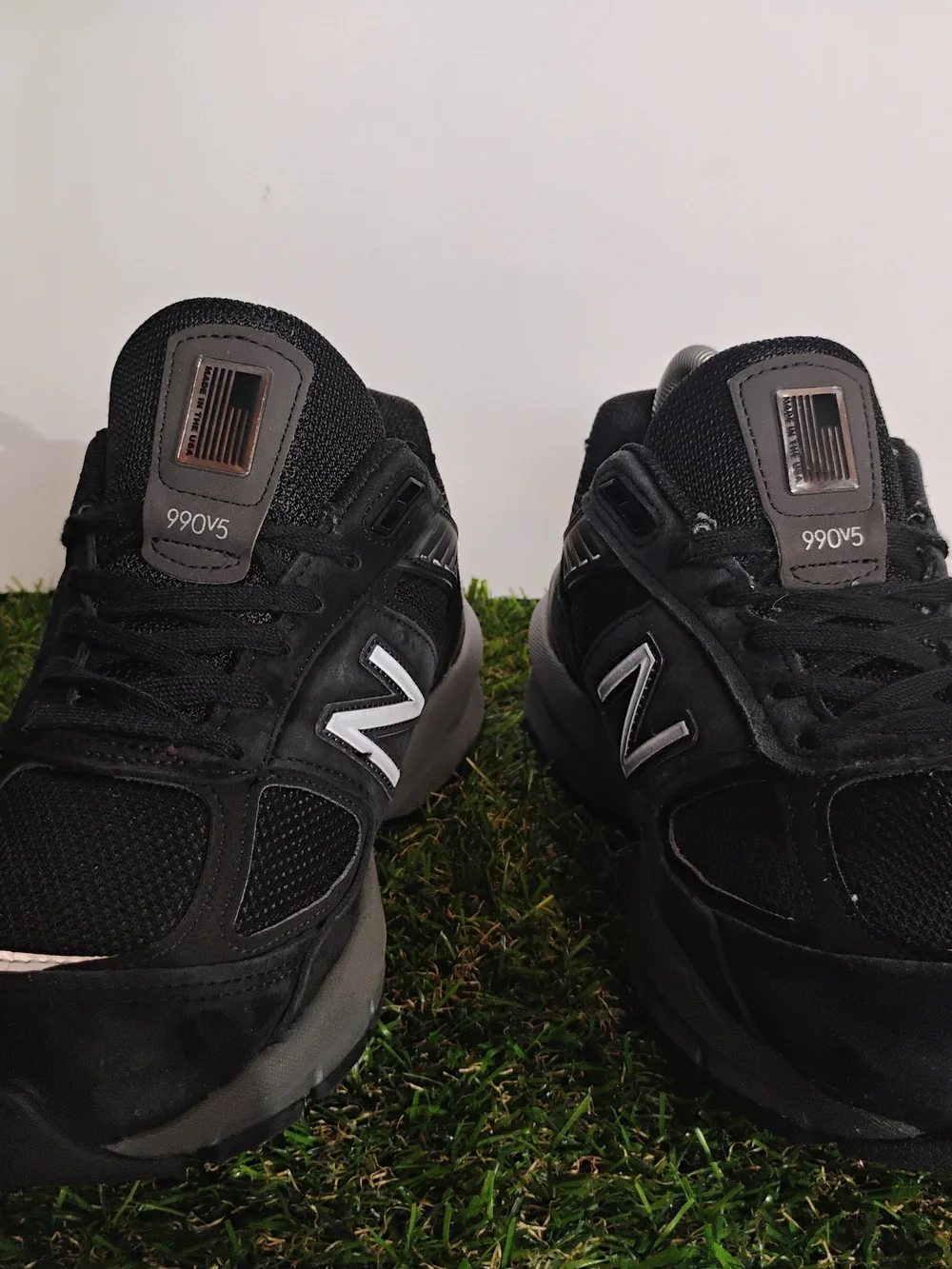 New Balance 990v5 Made in USA Black Lace Up Low Top Men Sneaker M990BK5 OBO